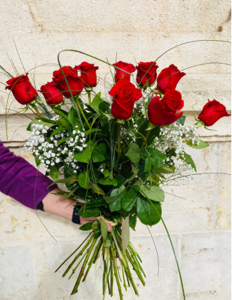 RAMO 12 ROSAS 70 cm SIN VIDRIO