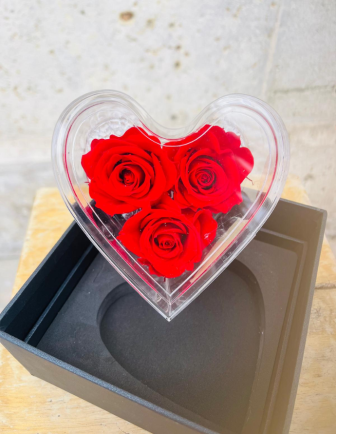 Flowercube Corazón Grande 3 Rosas Rojas